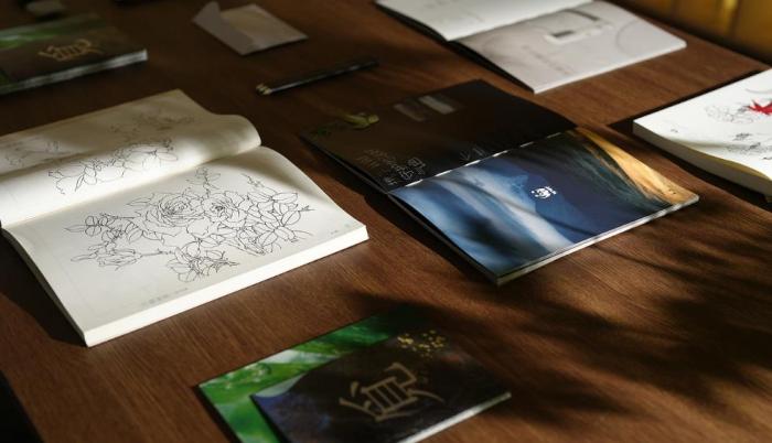 上海文創(chuàng)級目錄冊印刷_非遺龍鱗裝 / 鏤空工藝_彰顯品牌文化底蘊